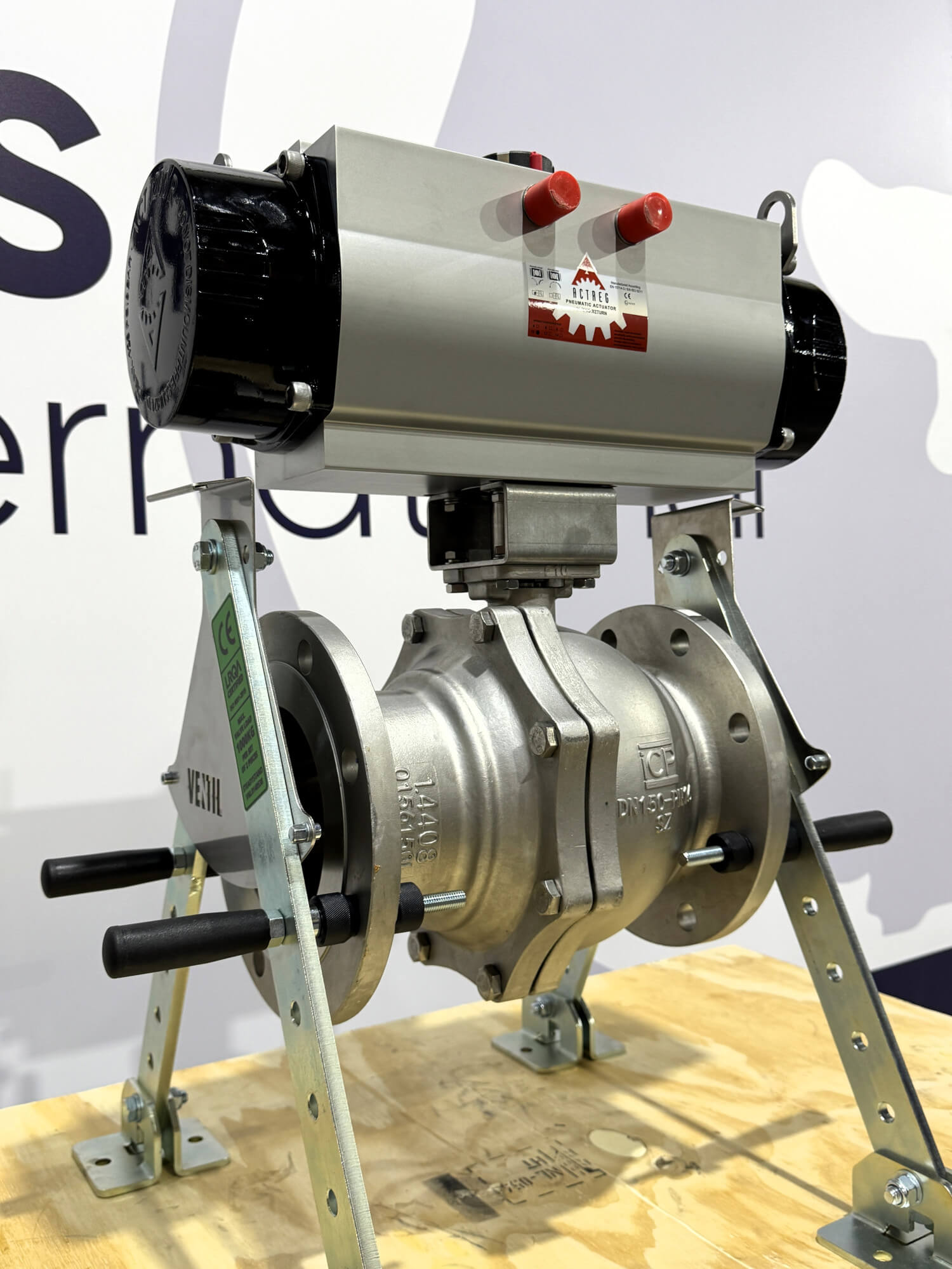 Valve actuation Valve actuation